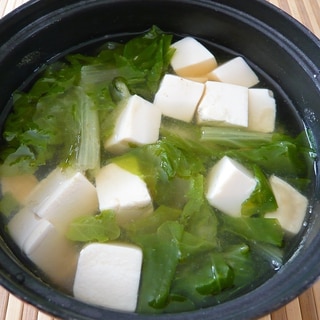 豆腐としろ菜の味噌汁